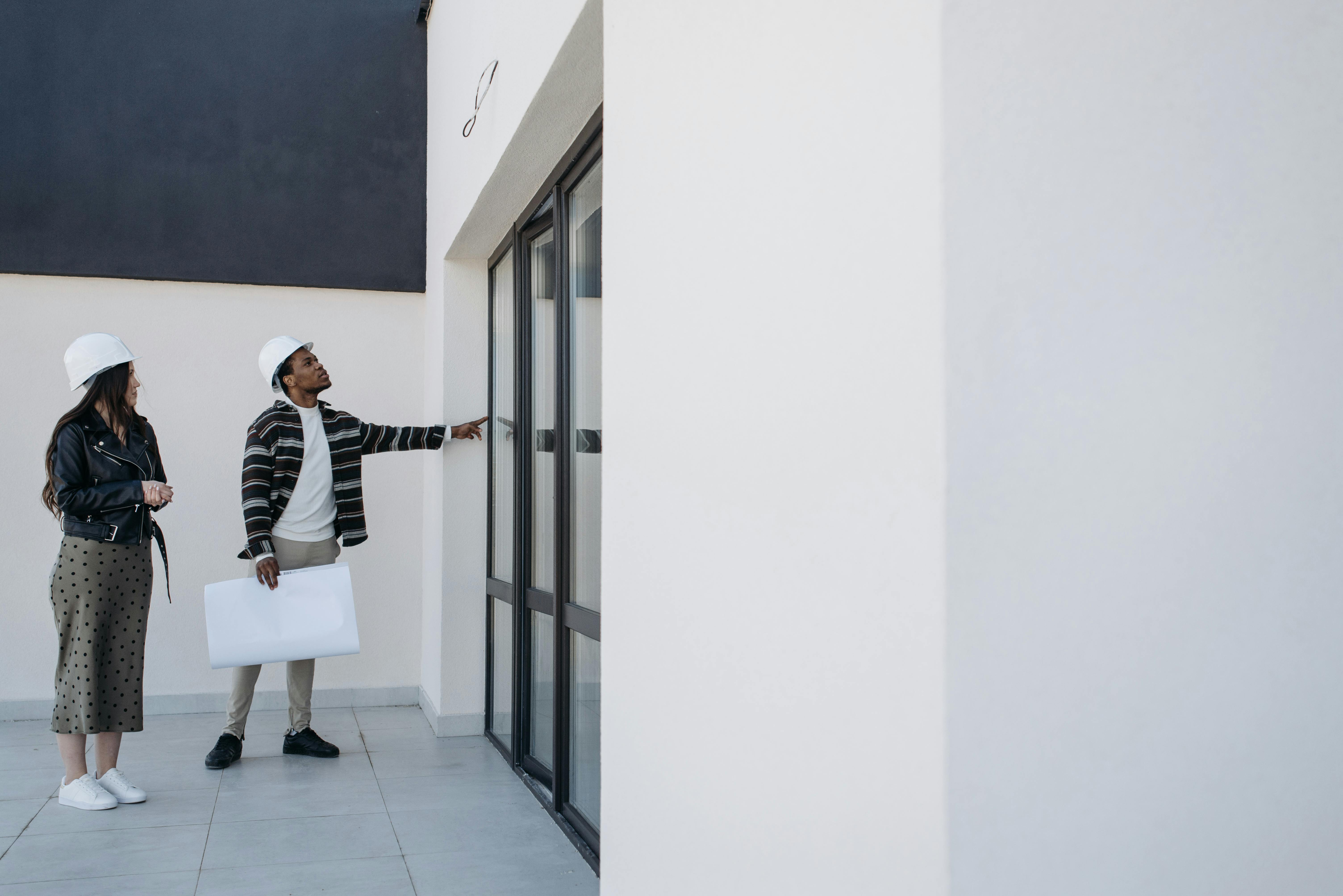 Agent helping client